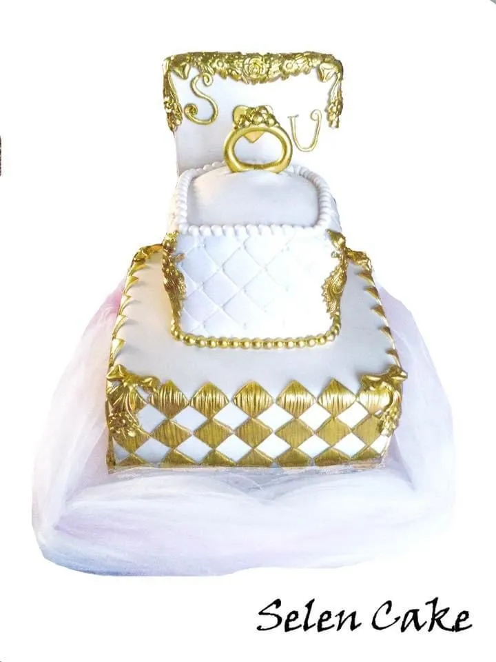 Gold Color Wedding Cake 