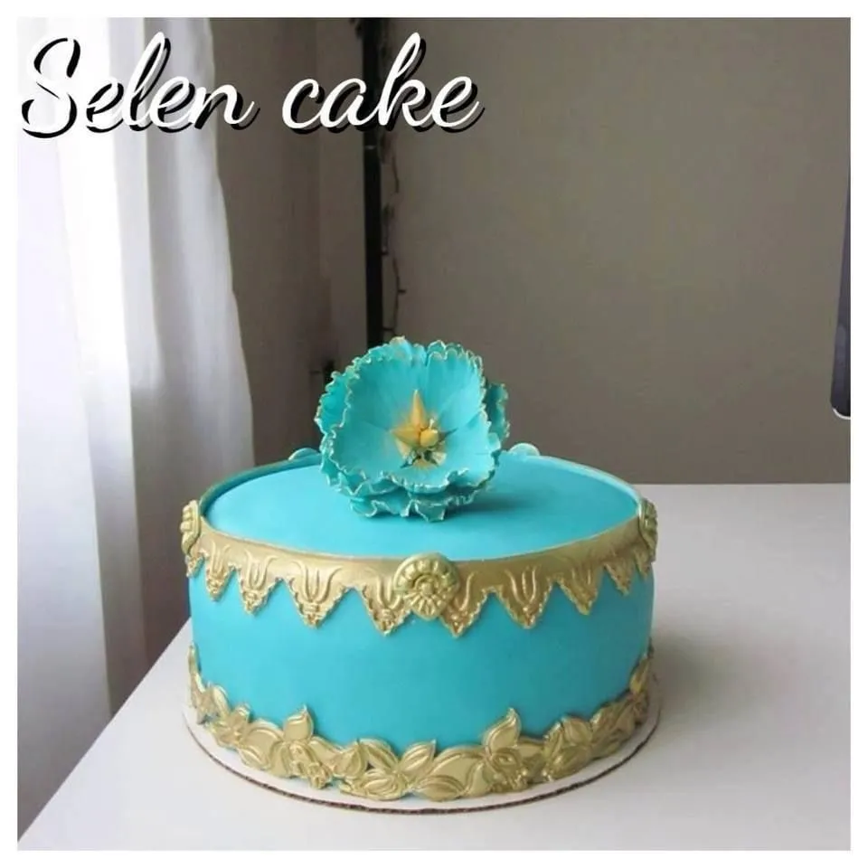 Turquoise Color Birthday Cake